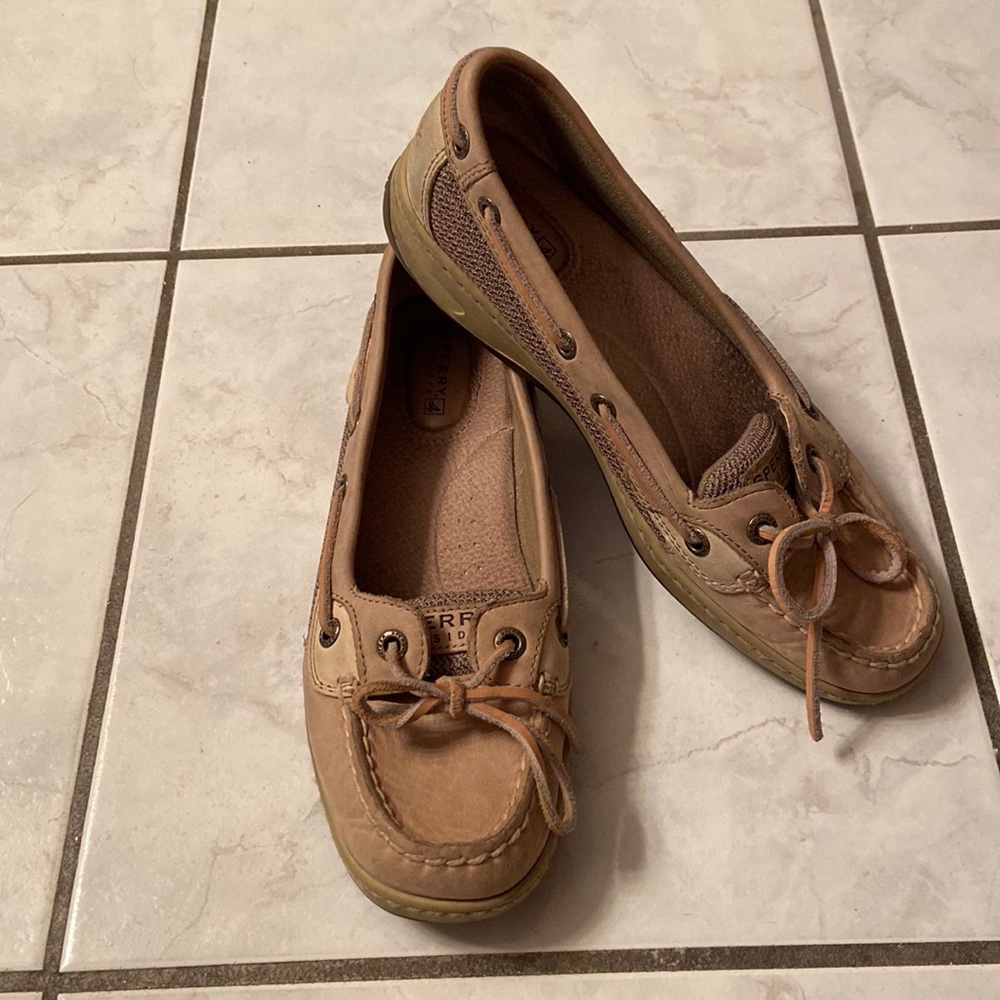 Tan Top Sider Sperry shoes